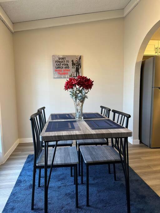 2 Bedroom Minutes From Las Vegas Strip And Airport Екстер'єр фото